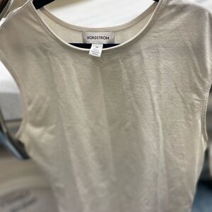 Nordstrom Women's Classic Cream Tank Top P2P: 15” Length:22”